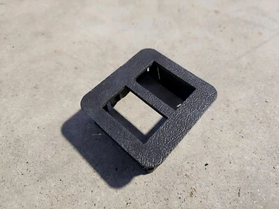 1977-85.1 PORSCHE 924 944 Dash 除霜和危险开关 TRIM BEZEL 黑色  — 第 1/4 张图片