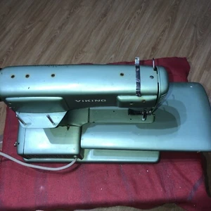Vintage Husqvarna Viking 19 Special Heavy Duty Zig Zag Electric Sewing Machine 1 - Picture 1 of 24