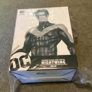 Batman Black  And White Statue Jim Lee Nightwing DC Direct New In Box - Picture 1 of 4