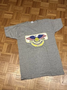 Camiseta Vintage Campeón Equipo Olímpico de Baloncesto de Estados Unidos - Mediana - Hecha en Estados Unidos - Excelente - Imagen 1 de 8
