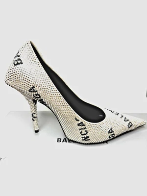Balenciaga Women's Square Knife Pump With Allover Silver Logo Rhinestones Foto 1 de 4