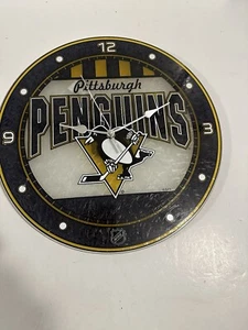 Pittsburgh Penguins ART GLASS CLOCK. Beautiful glass clock - Picture 1 of 6