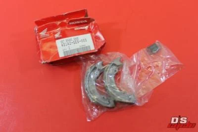 NOS HONDA AERO 50 ELITE 50 BRAKE SHOE SET PART# 431A2-GE8-003 - Image 1 of 4