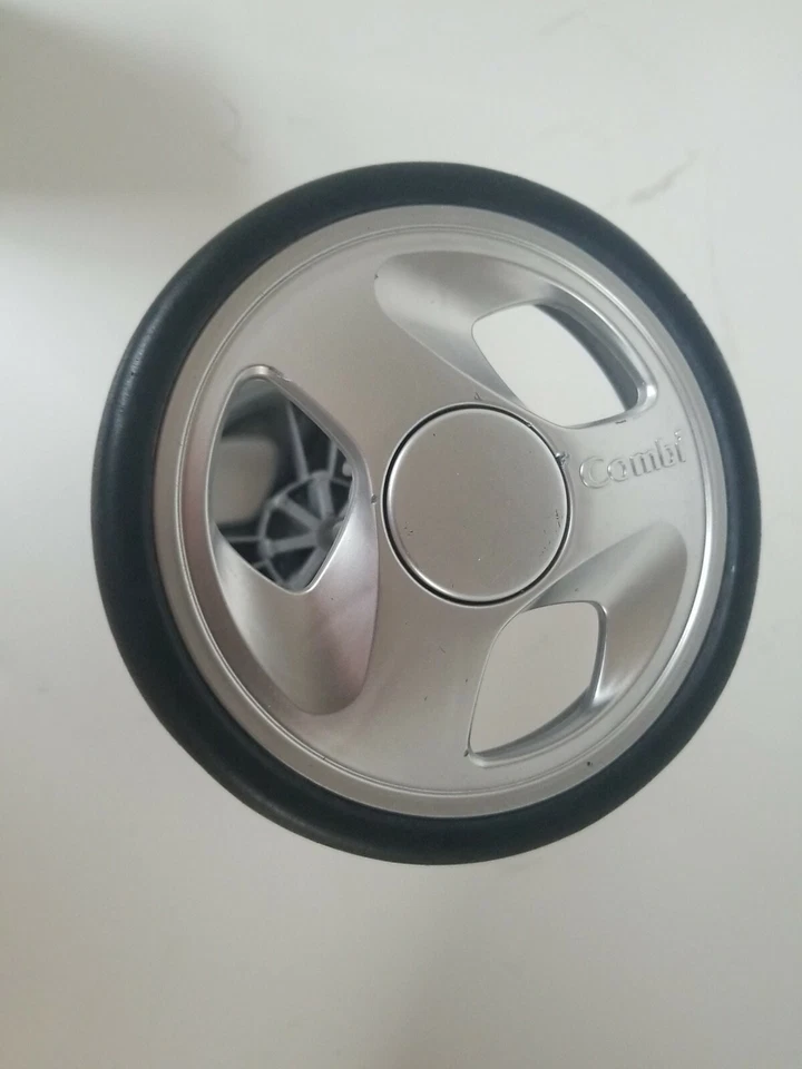 Neumático de rueda trasera para cochecito Combi TS 5EX Twin Sport EX SOLO LADO MEDIO #7775/2011 Foto 1 de 4