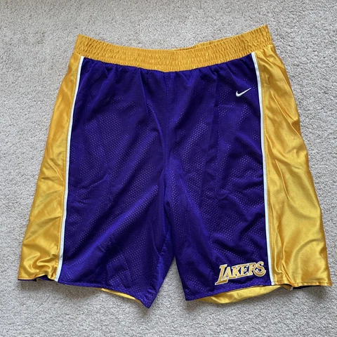 Vintage 90s Nike LOS ANGELES LAKERS Purple & Gold Reversible NBA Team SHORTS Med Cover