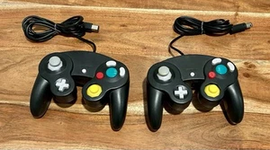 Lot Of 2 Black Generic Controller for Nintendo GameCube or Wii - Picture 1 of 5