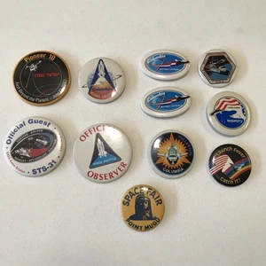 11 botones vintage de la NASA - Columbia, Challenger, Pioneer 10 y más - Imagen 1 de 11