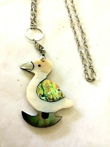 SH356  CARVED NATURAL ABALONE SHELL DUCK PENDANT NECKLACE - Picture 1 of 1