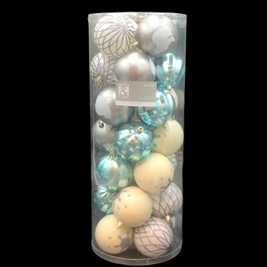36 Stück bruchsichere Silber Miniatur Ornamente, rund - Bild 1 von 8