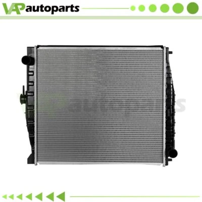 Radiador de aluminio para camión Nissan serie 1800-3300 UD diésel Foto 1 de 4