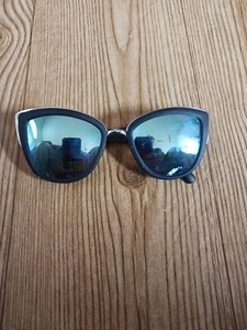 Quay Ladies Sunglasses - Picture 1 of 4