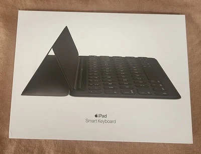 Apple Smart Keyboard for iPad (7th Gen) and iPad Air (3rd Gen) MX3L2LL/A - Image 1 of 4