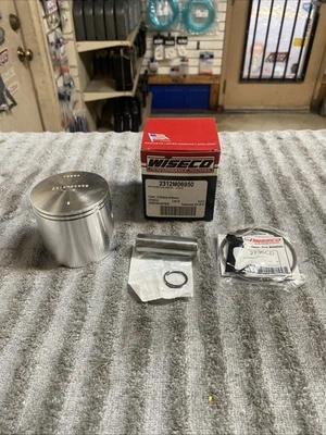 ‘85-‘95 Ski-doo Formula MX 467 Engine Type Wiseco Stock 69.50mm Bore 2312M06950 - Image 1 of 4