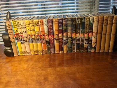 THE HARDY BOYS - Franklin W. Dixon LOT of 25, 21 w/dust jackets - Image 1 of 4