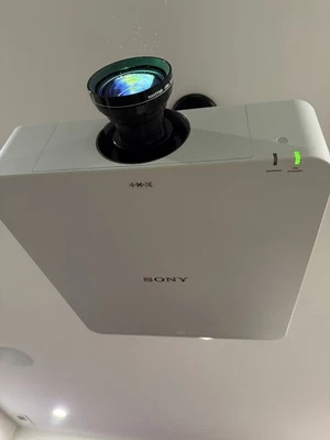 Sony projector VPL-FH60 WUXGA (1920 x 1200. Partially working, read Description - Image 1 of 4