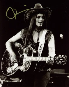 EMMYLOU HARRIS SIGNED AUTOGRAPHED 8x10 PHOTO COUNTRY MUSIC LEGEND BECKETT BAS - Picture 1 of 2