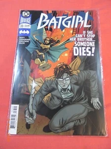 BATGIRL #33 - Emanuela Lupacchino cover A (2016 series) - Picture 1 of 1