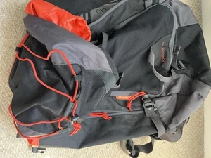 Quechua Forclaz 40L orange/grau Wanderrucksack Rucksack Camping - Bild 1 von 7