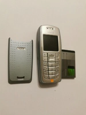 Nokia 3120 - Silver Mobile Phone - Image 1 of 2