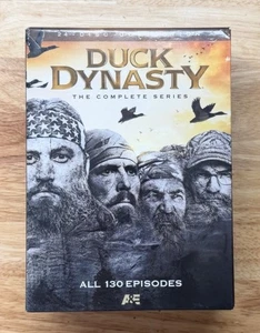 Duck Dynasty Complete Series (DVD, 24 Disc, 130 Episode) 1 2 3 4 5 6 7 8 9 10 11 - Foto 1 di 16