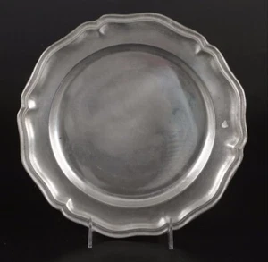 Wilton Armetale Pewter Dinner Plate,10" diam., Scalloped Edge RWP mark - Picture 1 of 6