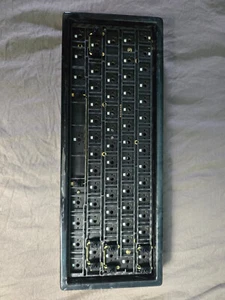 60% keyboard case with PCB and Carbon Fiber Plate - Picture 1 of 3