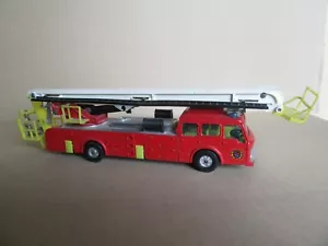 626K Corgi 1126 England Simon Snorkel Telaio Dennis Camion Pompieri Navicella - Foto 1 di 12