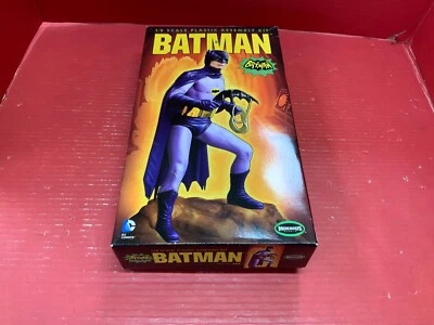 Batman (B)  1/8 scale model (Batman) - Image 1 of 4