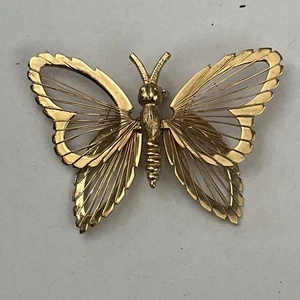 Vintage Monet Butterfly Brooch  Pin Gold Toned 3D Open Work Filigree - Picture 1 of 13