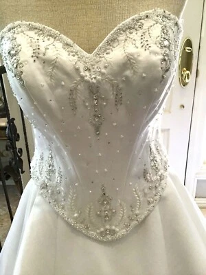 SIGNATURE NEW BUSTIER  Wedding dress Bridal gown Two piece White /silver 12  - Image 1 of 4