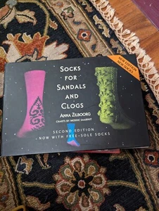 socks For Sandals & Clogs By Anna Zilboorg 2nd Edition With Free Sole Socks  - Picture 1 of 1