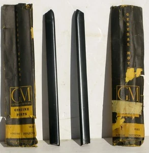 1951-1952 Pontiac Chieftain 4dr NOS rear door vent wind deflectors 4593140-41 - Picture 1 of 5