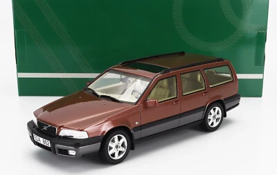 VOLVO V70 XC SANDSTONE PEARL marrone 1996 a 1/18 di Cult Models CML181-1 - Immagine 1 di 4