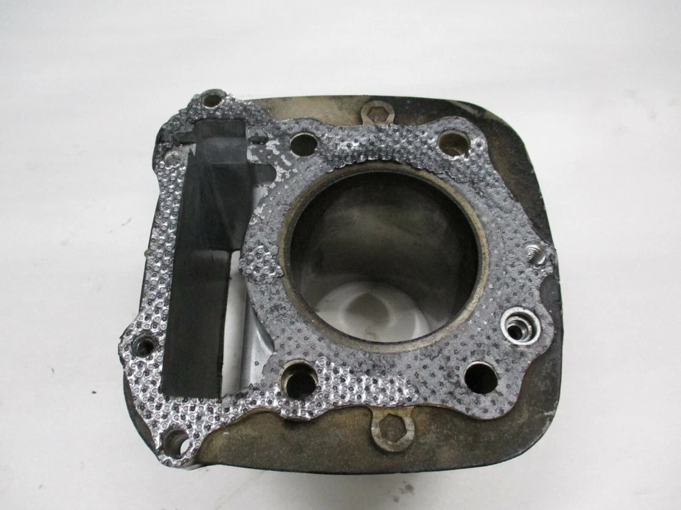 Кувшин цилиндра (173 куб. см) 12100-362-000 1975 Honda XL175 - Изображение 1 из 4