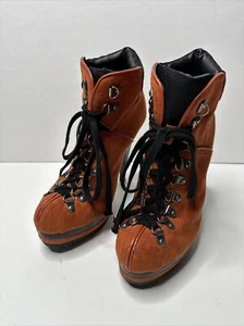 XHILIRATION ORANGE AND BLACK SUEDE HIGH HEEL BOOTS SZ 9 - Picture 1 of 11