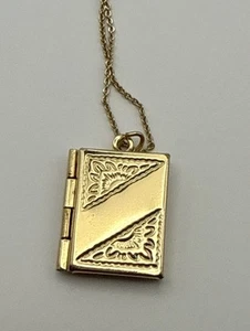 Geätzte gravierbare goldfarbene Buch Medaillon Anhänger Kette Halskette 18 Zoll - Bild 1 von 4
