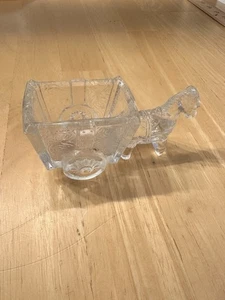 Carruaje de caballos de vidrio vintage palillo de dientes soporte para baratija plato de caramelo vidrio prensado - Imagen 1 de 5
