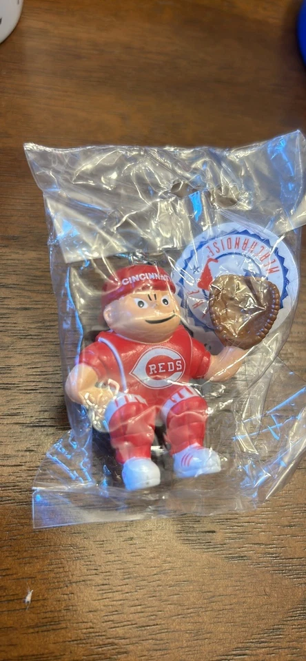 Cincinnati Reds Lil Sports Brats Rare Keychains Sealed 1986 New Old Stock - Image 1 of 4
