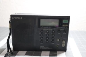 Grundig YB 305 World Receiver Yacht Boy - Falta la cubierta de la batería - Probado - Imagen 1 de 8