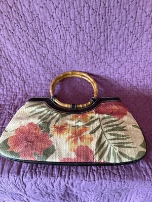 Bolsa de mão Rafe New York bambu flor de hibisco acabamento em couro marrom - Imagem 1 de 4