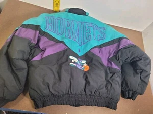 ProPlayer Extra Large Nylon Puffy Charlotte Hornets Jacke Vintage BESCHREIBUNG LESEN - Bild 1 von 19