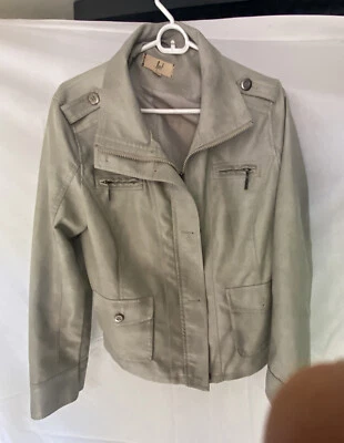 Chaqueta gris cuero suave (perdida) excelente estado solo necesita limpieza Foto 1 de 4