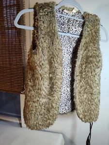 Girls Faux Fur Vest M - Picture 1 of 6
