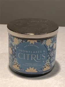 BATH & BODY WORKS Snowflakes & Citrus SCENTED 3-WICK CANDLE 14.5 OZ LARGE - Picture 1 of 3