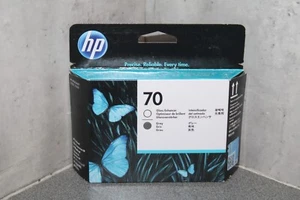 Original HP 70 Gloss Enhancer & Grey Printhead (C9410A) DEC 2024 - Afbeelding 1 van 2
