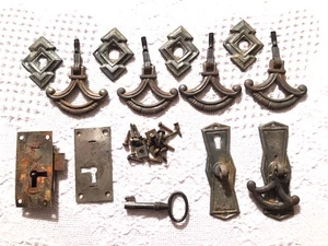 Antique Vintage Brass Victorian Drawer Pulls w Lock, Key, Bolts & Screws ArtDeco - Picture 1 of 5