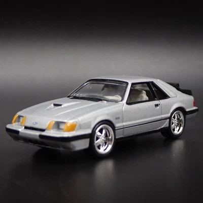 1984 84 Ford MUSTANG Svo Fox Cuerpo Plata 1:64 Escala Diorama Coche de Modelo - Imagen 1 de 4