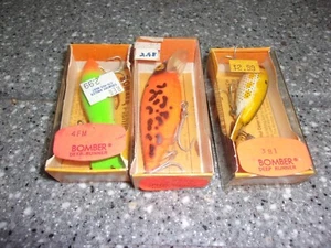 H51 älterer Bomber Angelköder Konvolut in OVP tolle ungerade Farben - Bild 1 von 1