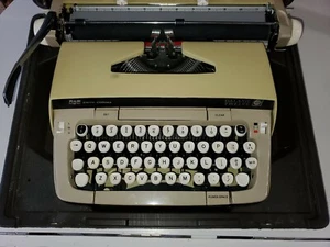 Vintage Smith Corona Galaxie 12 Twelve Typewriter & Hard Case  - Picture 1 of 6