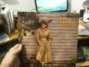 Reba McEntire 1986 Collector LP Ex all around "Whoever's In New England" - Picture 1 of 2